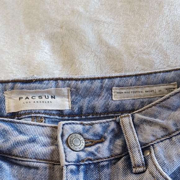 PacSun Festival Shorts - Picture 2 of 4